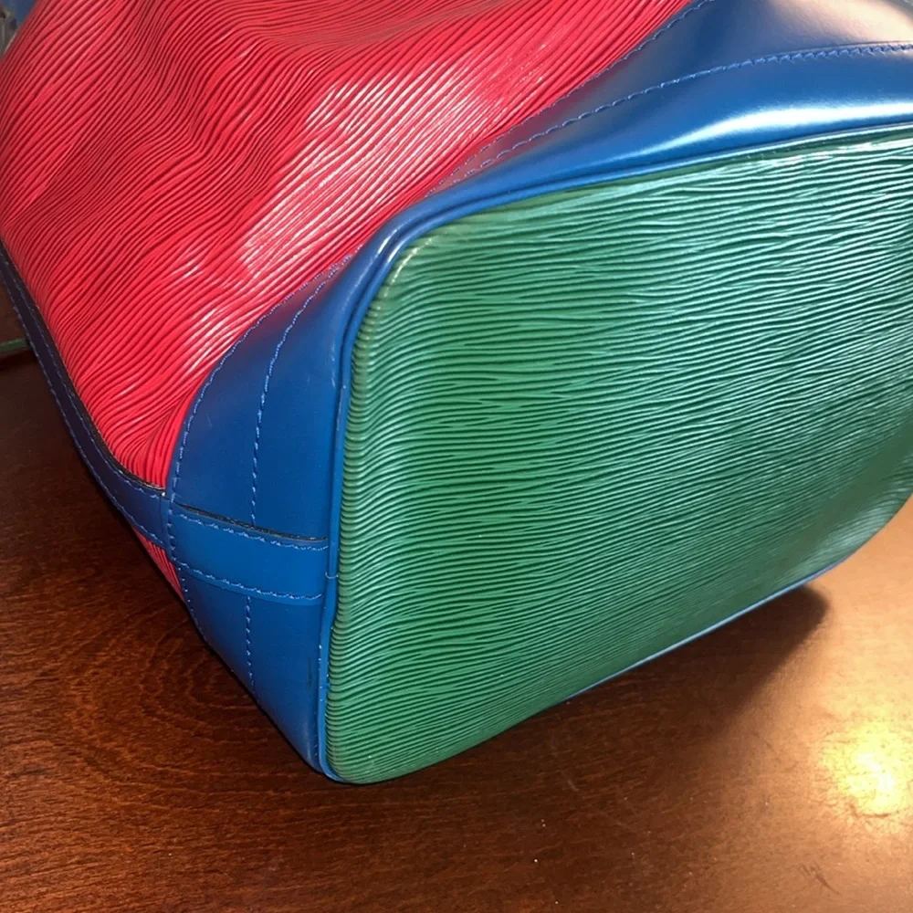 LOUIS VUITTON Epi Tri-Col Color Noe Large Bucket Shoulder Bag Red BlueGreen EUC